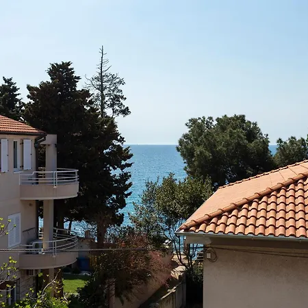 Guest house Tonka Near And Sea 3*