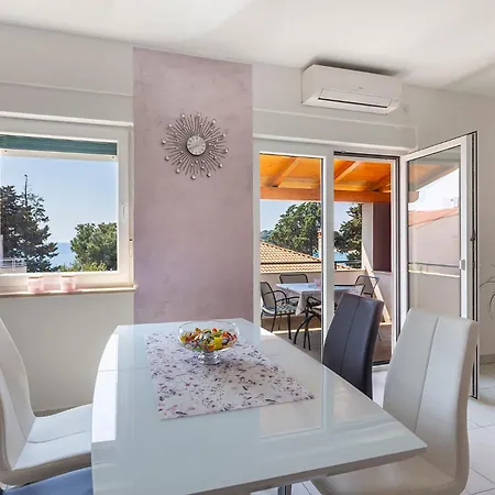 Guest house Tonka Near And Sea 3*