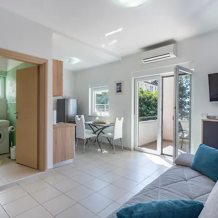 Guest house Tonka Near And Sea Pula